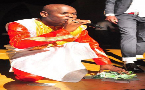 L’animateur Pape Cheikh Diallo en véritable "Samba Woyann" se fait du fric!