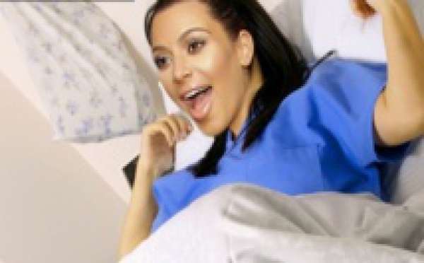 Kim Kardashian donne naissance à une petite fille, elle accouche 5 semaines en avance