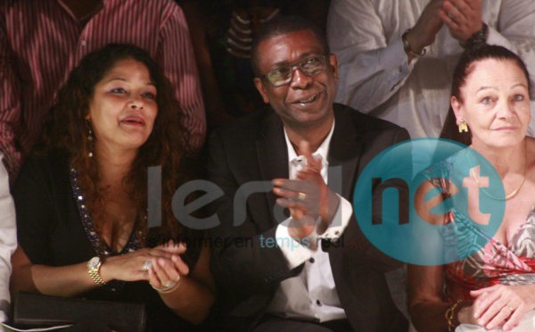 Youssou Ndour, son épouse et sa belle-mère au Dakar Fashion Week