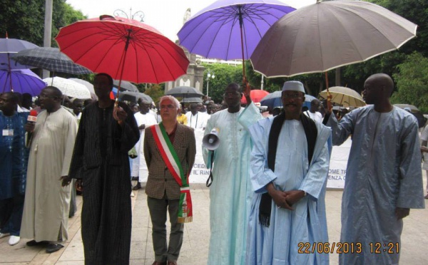 Journée Cheikh Ahmadou Bamba à Cagliari: Marche dans les artères de la ville