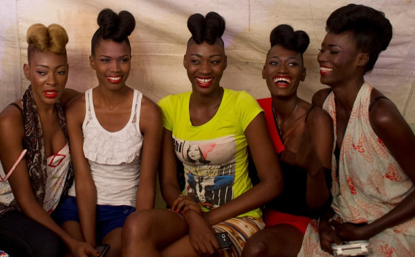 Dans les coulisses du Dakar Fashion Week!