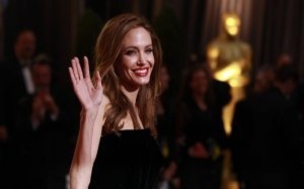 Angelina Jolie s’est fait enlever les 2 seins pour enrayer un risque de cancer