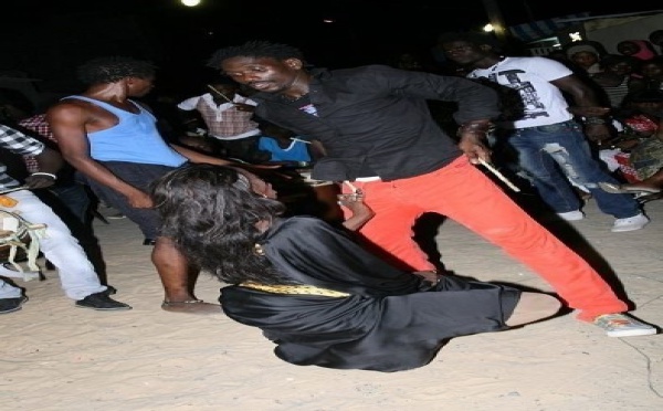 Sabar érotique: La danseuse ouvre la braguette de Pape Ndiaye Thiopet