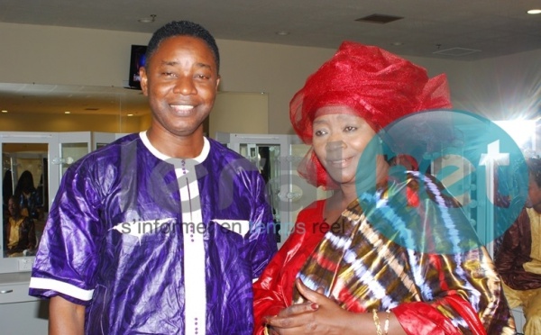 Le chanteur Alioune Kassé avec l'élégante Soda Mama Fall