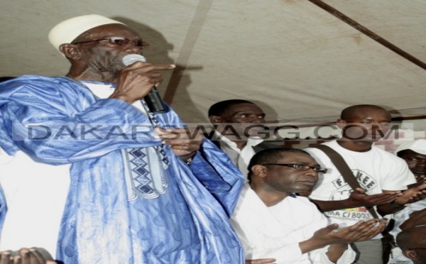 Elimane Ndour, pater de Youssou Ndour, porteur de pancarte : Le saviez-vous ? En tout cas, les livres d’Histoire, non !