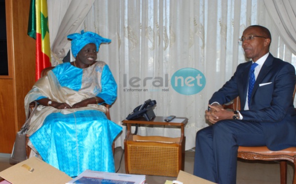 [Photos] Primature: Abdoul Mbaye passe le témoin à Mimi Touré