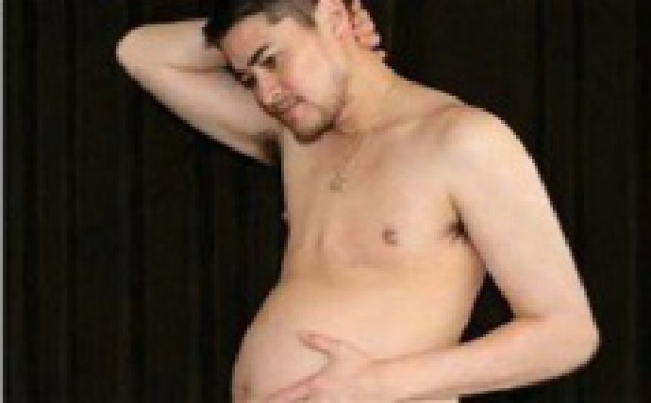 L’homme enceinte prêt à porter son quatrième enfant!!!