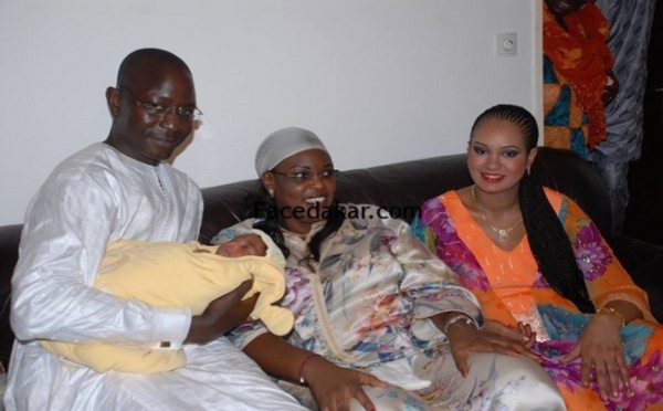 La Première Dame au baptême de la fille de Abdou Aziz Mbaye