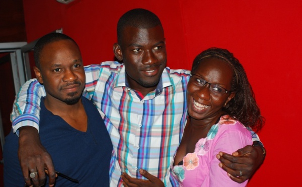 Le photographe Gomis avec Baba Hamdy et Mame Sira Konaté
