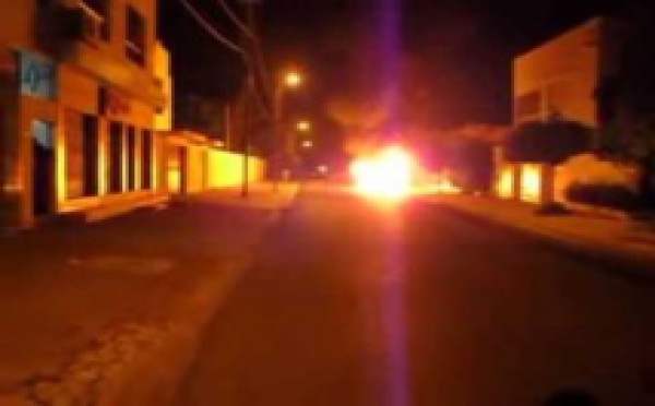 [Vidéo] Explosion d'une voiture Peugeot 407 au Point E 