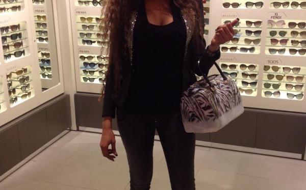 Collé Faye en mode shopping à Paris 
