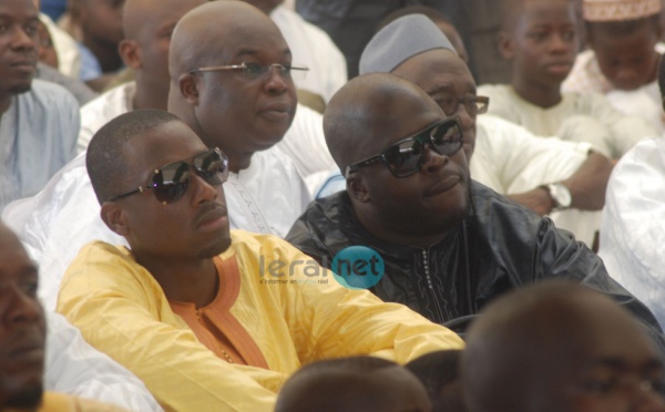 Daouda Mbow assis aux côtés de Birane Ndour