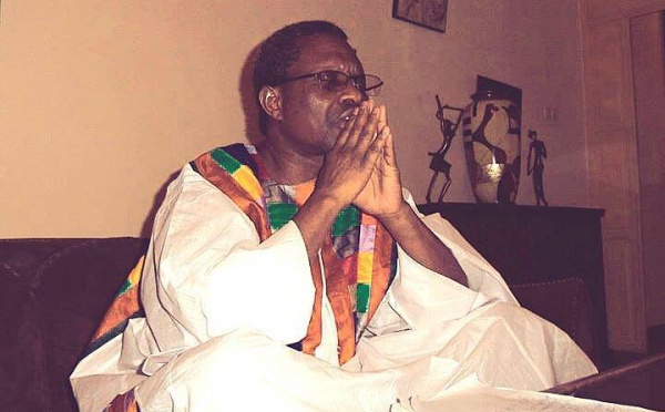Serigne Modou Kara en pleine concentration