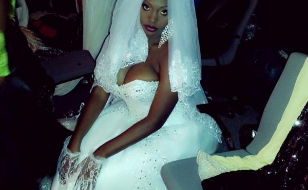La sulfureuse Samira Nicky Diop dans une robe de mariée