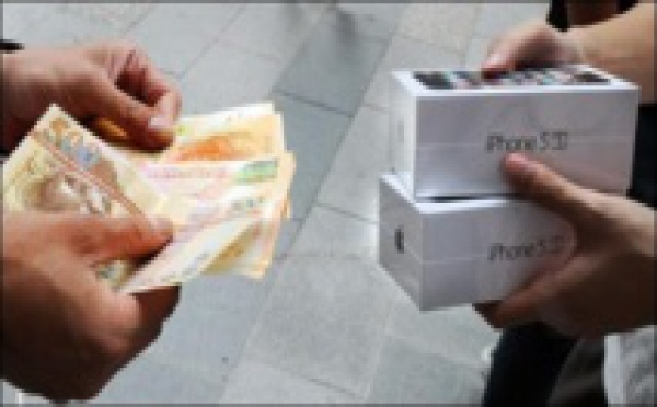 Un couple vend son enfant pour acheter un iPhone