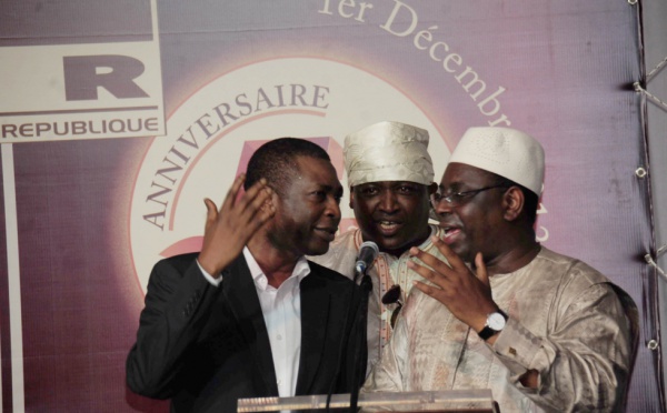 Demba Dia oublie Wade et chante désormais pour Macky !