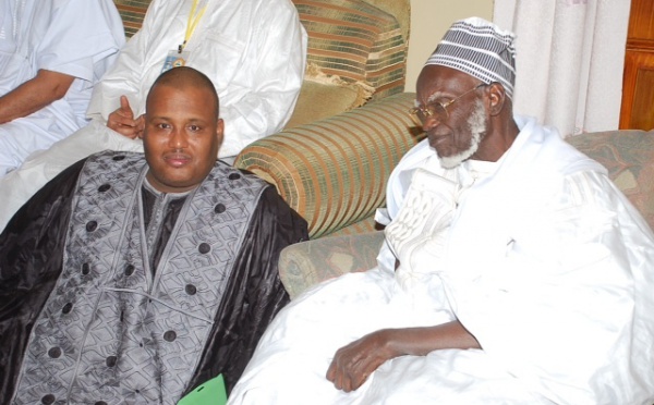 Ameth Saloum Dieng assis aux côtés de Serigne Mountakha Bassirou Mbacké