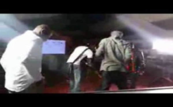 Les Cameramen de la Tfm font le ménage pour Yewuleen 