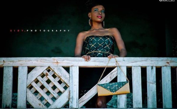 La sublime Adja Luna pose pour Wax Attitude !