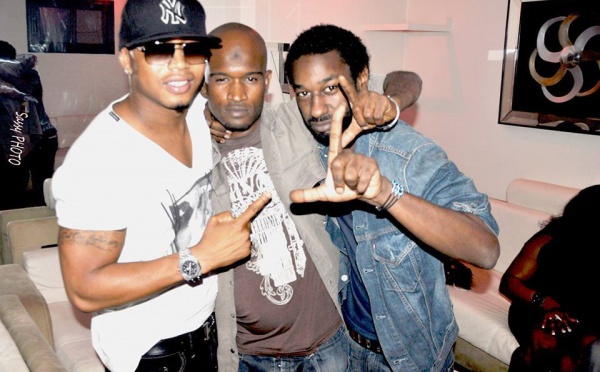 Le paparazzi Sassy pose avec son pote Dioufy !