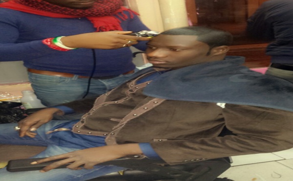 Le danseur Ameth Thiou chez le coiffeur !
