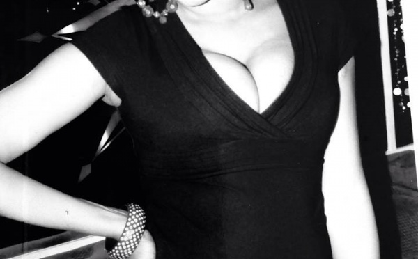 Le mannequin Mame Sophie expose ses atouts !