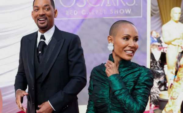 Will Smith décoche un coup de poing à Chris Rock en pleine cérémonie des Oscars (vidéo)