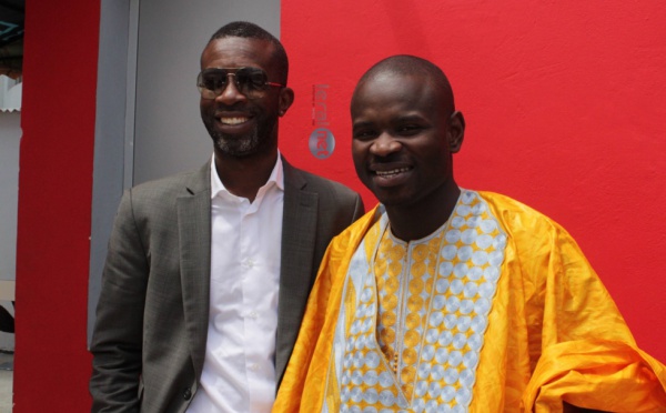 Bouba Ndour pose avec Pape Cheikh Diallo