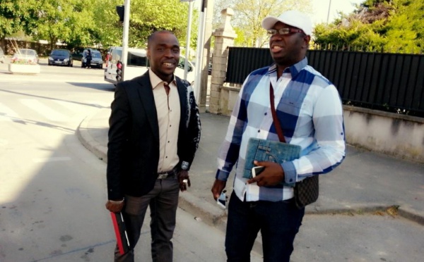 Salam Diallo et son ami Bour Guéwel dans les rues de Paris !