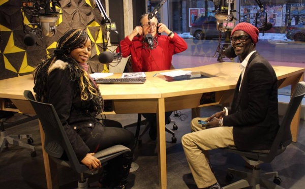 Adiouza dans les studios de Radio Canada