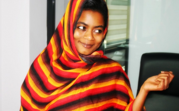 La belle Merry Bey en mode "sellal" pour le Kazou Rajab