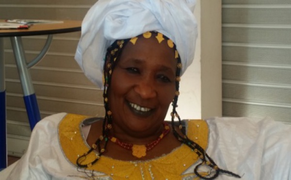 Oumma Mamadou Abdoul Seck, la griotte toucouleur préférée des Sénégalais de France 