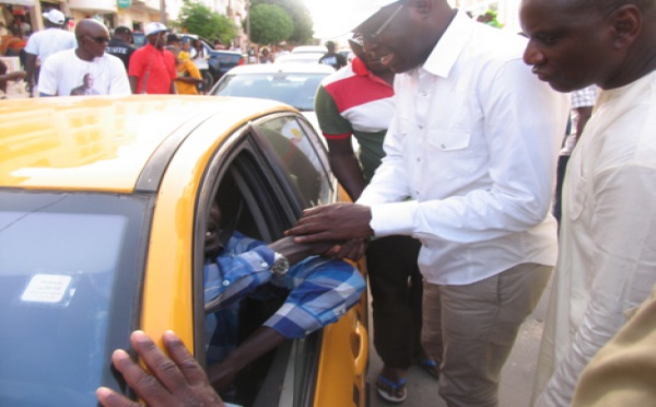 Visite de proximité de Khalifa Sall dans les nouvelles cités de Grand Yoff