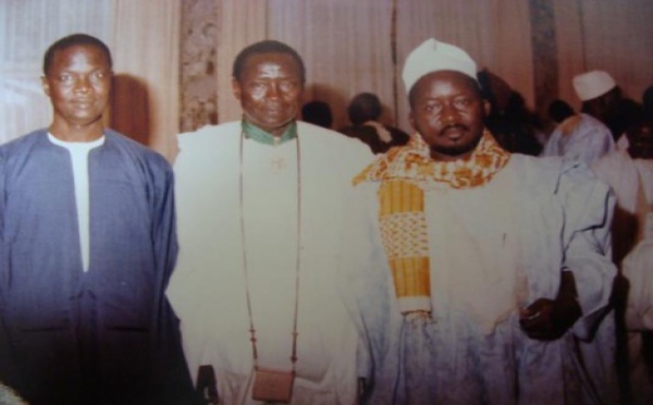 Souvenir - Dakar 1980: Feu El Hadji Ndiouga Kébé avec ses amis 