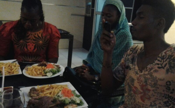 Anniversaire: Aïcha Diouf de Sen Tv fêtée par ses collègues 