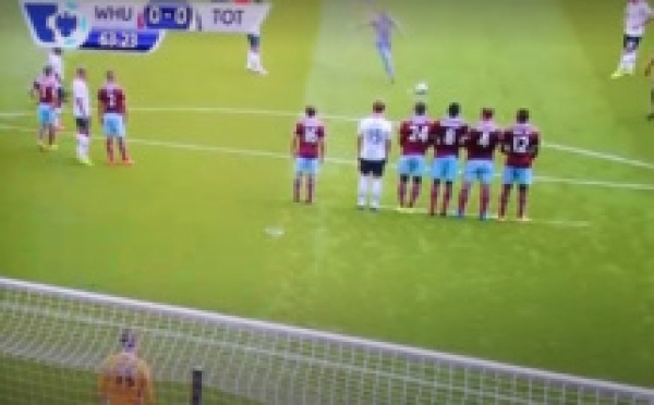 Vidéo Insolite – Premiere League: Le supporter exécute le coup franc à la place du joueur