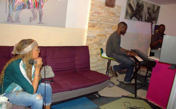 Viviane Chidid en studio avec Baba Hamdy