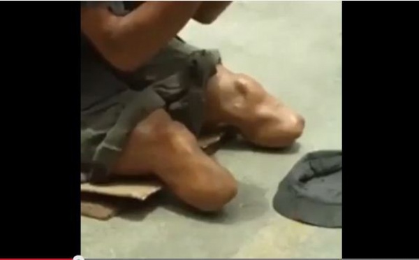 Insolite: Il y a toujours des mauvais et des bons mendiants. Regardez!