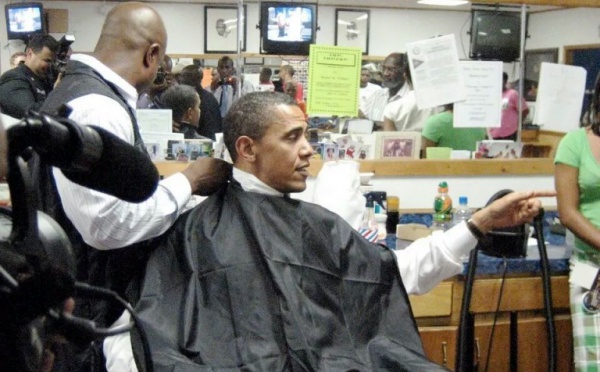 Le Président Barack Obama chez son coiffeur