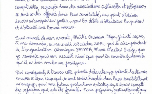 Déesse Major se dénude, s'agenouille et demande pardon 