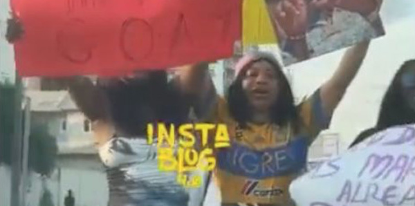 «Longue absence» : Des fans de Davido manifestent dans les rues de Lagos pour le retour de l’artiste