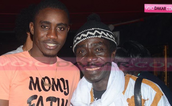 Jules Faye parle avec Waly