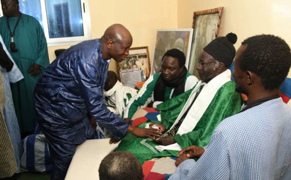 Photos / Au rythme des « zikr » et chants religieux : Le Ministre Aly Ngouille Ndiaye reçu par le Khalife général des Baay Fall