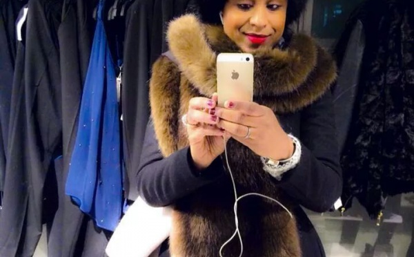La belle Sophie Saleh prend sa pose