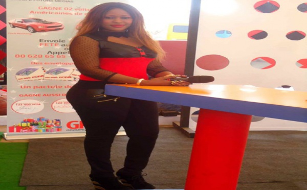La chanteuse GuiGui toute classe sur le plateau de "Weekend Stars"
