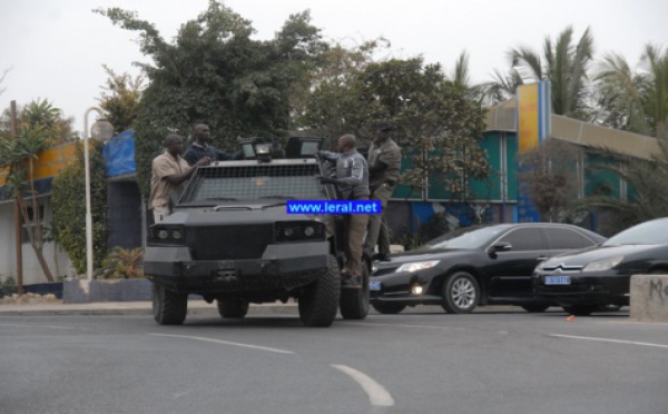 Photos - Malmené par des jeunes de l'Afp, Moustapha Niasse exfiltré de Terrou-Bi par les éléments du GIGN