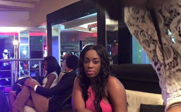Voici la belle et charmante épouse de Pape Cheikh qui fait des crises de jalousie pour son king. Regardez