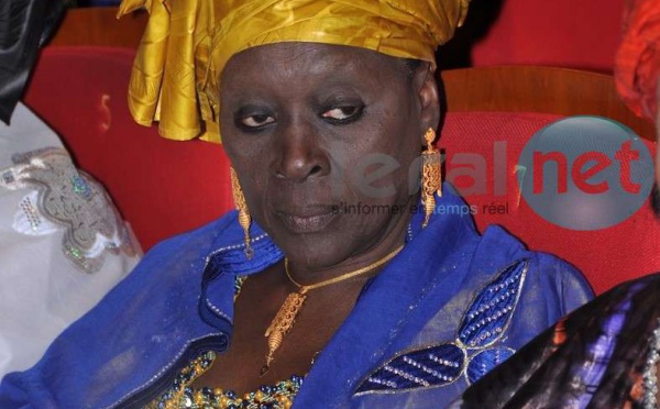 La maman de Titi assiste à l'anniversaire de sa fille au Grand Théâtre
