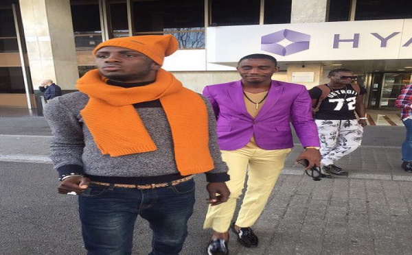 Aba de Sen Tv et son ami Wally Seck dans les rues de Paris
