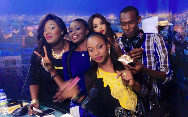 Binta Mané fête son anniversaire avec ses amies et collègues.